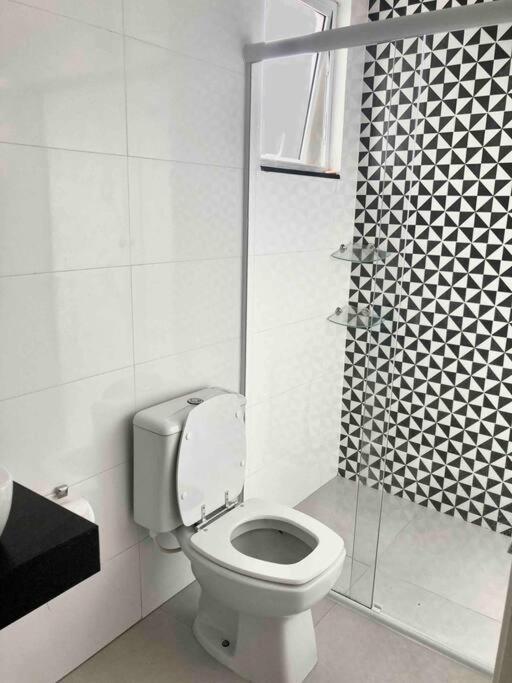 Casa Agradavel Com Piscina Ha 1 Quadra Da Praia. 베르치오가 외부 사진
